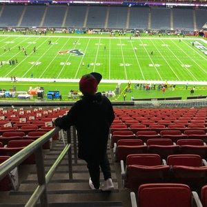 Meet your Posher, Logan